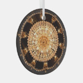 Guildhall Elegance: Antiek kroonluchter Uitzicht Glas Ornament (Voorkant Rechts)