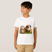 Guinea pigs on a lawn t-shirt (Voorkant volledig)