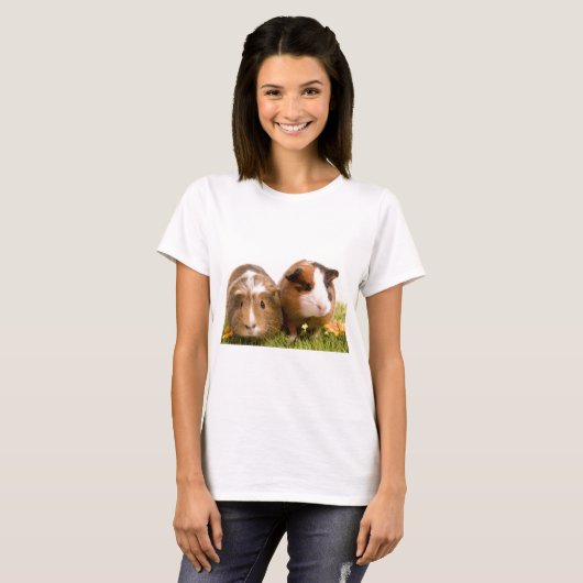 Guinea pigs on a lawn t-shirt (Voorkant volledig)