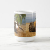 Guinese varken onder de palmboom koffiemok (Center)