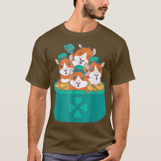 Guinese varkens patriceren vier cavia's binnen t-shirt