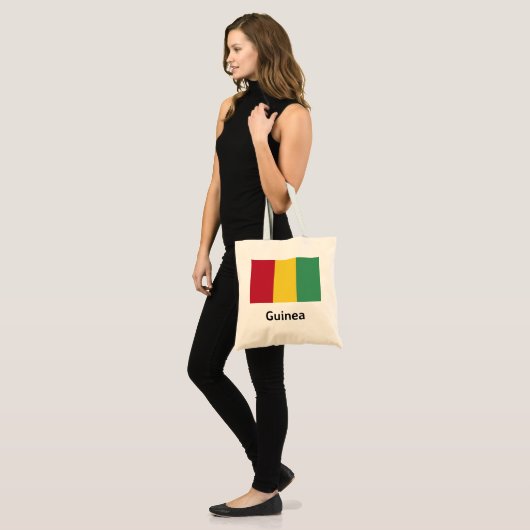 Guinese vlag tote bag (Voorkant (model))