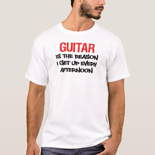 Guitar staat elke middag op t-shirt (Voorkant)