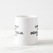 Guitarist Deadly Ninja bij nacht Koffiemok (Center)