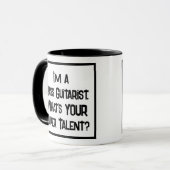 Guitarist Super Talent. Mok met twee toonkoffie (Voorkant links)