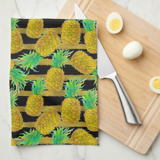 Gulden anananassen op strepen theedoek (Quarter Fold)