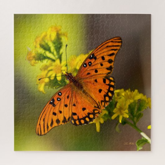 Gulf Fritillary aka Passion Butterfly on Goldenrod Legpuzzel (Verticaal)