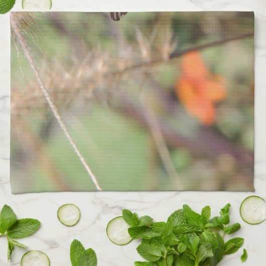 Gulf Fritillary on Zinnia Theedoek (Gevouwen)
