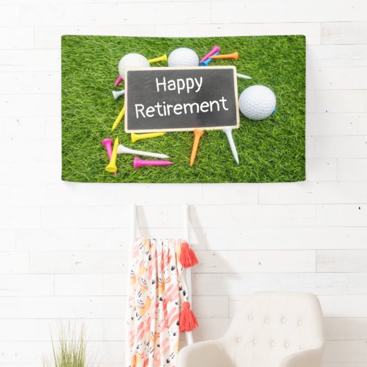 Gulf-gelukkige pensionering met golfbal en t-shirt spandoek (Insitu)