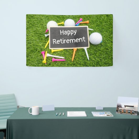 Gulf-gelukkige pensionering met golfbal en t-shirt spandoek (Beurs)