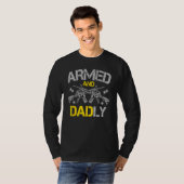 Gun American Flag  Armed And Dadly  Deadly Fathers T-shirt (Voorkant volledig)