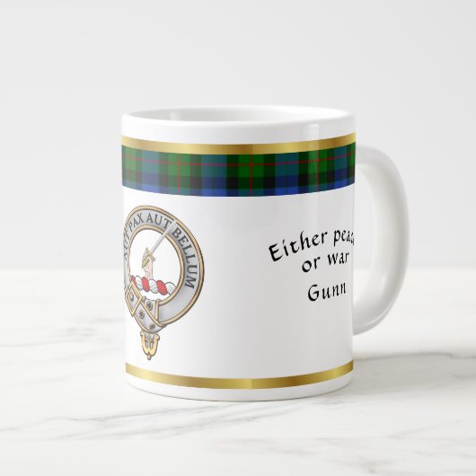 Gunn Clan Badge Tartan & Motto Grote Koffiekop (Voorkant rechts)