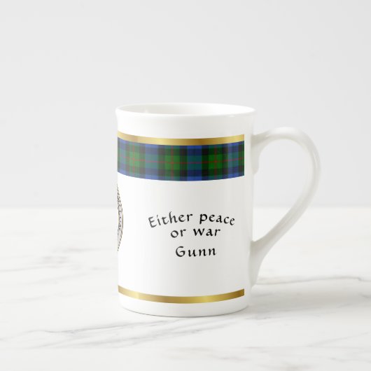 Gunn Clan Badge Tartan & Motto Porselein Kop (Rechts)