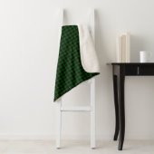 Gunn tartan green black plaid sherpa deken (In situ)