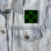Gunn tartan green black plaid vierkante button 5,1 cm (In situ)