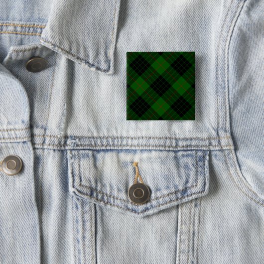 Gunn tartan green black plaid vierkante button 5,1 cm (In situ)