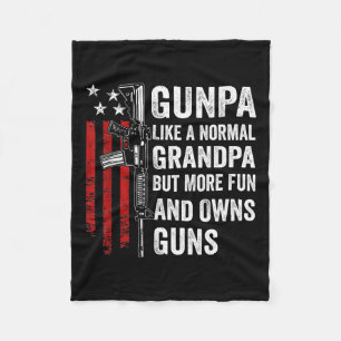 Gunpa als een normale opa, maar leuker en meer eig fleece deken