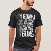 Gunpa als een normale opa plezier en bezit Pistole T-shirt (Voorkant)