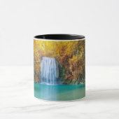 Gushing Waterval Turquoise Water Gouden Herfst Dag Mok (Midden)