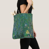 Gustav Klimt - Avenue in het Park Schloss Kammer Tote Bag (Dichtbij)