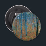 Gustav Klimt Beech Tree Grove Button Flesopener<br><div class="desc">Het is gebaseerd op de natuur schilderkunst van Gustav Klimt, Beech Grove 1, 1902. Het kunstwerk toont een dicht bos van hoge, slanke berkenbomen, met bleke stammen gemarkeerd door duistere, verticale lijnen. Het gebladerte is afgebeeld in tinten blauw, groen en geel, waardoor een gevoel van diepte en levendigheid aan de...</div>