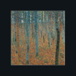 Gustav Klimt Beech Tree Grove Hout Afdruk<br><div class="desc">Het is gebaseerd op de natuur schilderkunst van Gustav Klimt, Beech Grove 1, 1902. Het kunstwerk toont een dicht bos van hoge, slanke berkenbomen, met bleke stammen gemarkeerd door duistere, verticale lijnen. Het gebladerte is afgebeeld in tinten blauw, groen en geel, waardoor een gevoel van diepte en levendigheid aan de...</div>