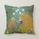 Gustav Klimt: Bloemtuin Kussen<br><div class="desc">Een mooie klassieke kussen met een kleurrijke bloemtuin, geschilderd door de Oostenrijkse symbolische schilder Gustav Klimt.</div>