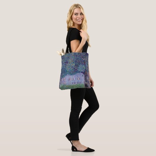 Gustav Klimt - Farmhouse in Opper-Oostenrijk Tote Bag (Op model)