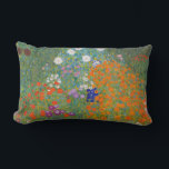 Gustav Klimt Flower Garden Cottage Natuur Kussen<br><div class="desc">Een prachtig tuinschilderij - dit is een klassiek schilderij van Gustav Klimt,  genaamd Cottage Garden,  of Bauergarten,  1907,  dat is een close-up van een bloementuin,  een kleurrijk bloemschilderij.</div>