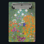 Gustav Klimt Flower Garden Cottage Natuur Mini Klembord<br><div class="desc">Een prachtig tuinschilderij - dit is een klassiek schilderij van Gustav Klimt,  genaamd Cottage Garden,  of Bauergarten,  1907,  dat is een close-up van een bloementuin,  een kleurrijk bloemschilderij.</div>