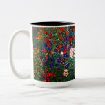 Gustav Klimt Flower Garden Tweekleurige Koffiemok<br><div class="desc">KoffieMok met het Boerderij van het olieverfschilderij van Gustav Klimt Garden met zonnebloemen (1907). Een prachtige tuin van zonnebloemen en voortreffelijke blauwe,  rode,  paarse,  roze en witte bloemen. Een groot geschenk voor fans van Art Nouveau en Oostenrijkse kunst.</div>