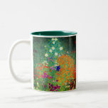 Gustav Klimt Flower Garden Tweekleurige Koffiemok<br><div class="desc">KoffieMok met oliefilter van Gustav Klimt (1906). Een prachtige tuin van paarse,  rode,  witte,  blauwe en oranje bloemen. Een groot geschenk voor fans van Art Nouveau en Oostenrijkse kunst.</div>