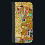 Gustav Klimt Fulfilment Nouveau Paar iPhone 8/7 Plus Portemonnee Hoesje<br><div class="desc">Gustav Klimt,  Vervulling 1910-1911 Art Nouveau Paar met Klimts kenmerkende wervelende ontwerp en prachtige gouden schilderijen.</div>