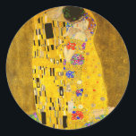 Gustav Klimt is het beroemde schilderij The Kiss. Ronde Sticker<br><div class="desc">Gustav Klimt is het beroemde schilderij The Kiss. Klassieke ronde Sticker. beroemd schilderij van Gustav Klimt.</div>