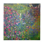 Gustav Klimt Italiaanse tuin Tegeltje<br><div class="desc">Tegel met olieverf van Gustav Klimt in het Italiaanse tuinlandschap (1913). Een prachtige tuin van kleurrijke bloemen: rood,  wit,  roze,  paars. Een groot geschenk voor fans van Art Nouveau en Oostenrijkse kunst.</div>