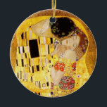 Gustav Klimt Kiss Het klassieke schilderij Keramisch Ornament<br><div class="desc">Gustav Klimt The Kiss Gustav Klimt gebruikte echt goud in zijn prachtige kunstwerk, nieuwe vrouwen en decoratieve kunst. Dit schilderij van Klimt heette "De kus" en is het bekendste kunstgebergte dat hij ooit geschilderd heeft. Het schilderij van Gustav Klimt is van een kunstvrouw en man in een omhelzing. De kleuren...</div>
