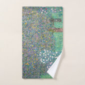 Gustav Klimt - Rosebushes onder de bomen Bad Handdoek (Handdoek)