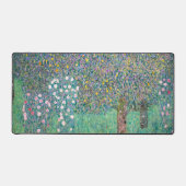 Gustav Klimt - Rosebushes onder de bomen Bureaumat (Voorkant)