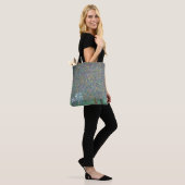 Gustav Klimt - Rozenstruiken onder de Bomen Tote Bag (Op model)