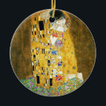 Gustav Klimt The Kiss  Art Nieuw schilderen Keramisch Ornament<br><div class="desc">Gustav Klimt The Kiss Art Nouveau Painting The Kiss (in het Duits: Der Kuss) werd tussen 1907 en 1908 geschilderd door de Oostenrijkse symbolistische schilder Gustav Klimt, het hoogtepunt van zijn Gouden Periode, toen hij een aantal werken in een soortgelijke geslepen stijl schilderde. Het schilderij wordt algemeen beschouwd als een...</div>