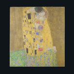 Gustav Klimt "The Kiss" Notitieblok<br><div class="desc">Gustav Klimt's meesterwerk: De kus. "De Kus", gemaakt door de Oostenrijkse schilder Gustav Klimt. Het wordt beschouwd als zijn beroemdste werk. Hij schilderde het tussen de jaren 1907 en 1908, het hoogtepunt van zijn "Golden Period", toen hij een aantal werken schilderde met gouden bladeren. Oostenrijk beschouwt "De Kus" als een...</div>