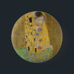 Gustav Klimt "The Kiss" Ronde Button 5,7 Cm<br><div class="desc">Gustav Klimt's meesterwerk: De kus. "De Kus", gemaakt door de Oostenrijkse schilder Gustav Klimt. Het wordt beschouwd als zijn beroemdste werk. Hij schilderde het tussen de jaren 1907 en 1908, het hoogtepunt van zijn "Golden Period", toen hij een aantal werken schilderde met gouden bladeren. Oostenrijk beschouwt "De Kus" als een...</div>