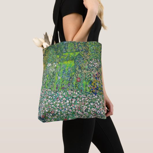Gustav Klimt - Tuinbouwlandschap en heuvel Tote Bag (Dichtbij)