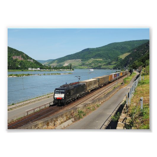 Güterzug in Assmanshausen am Rhein Foto Afdruk (Voorkant)