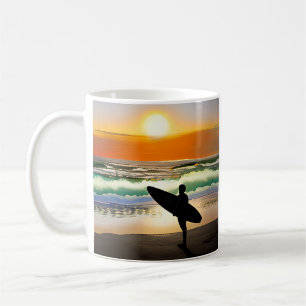 Guy op het strand met Surf Board Sunset Koffiemok