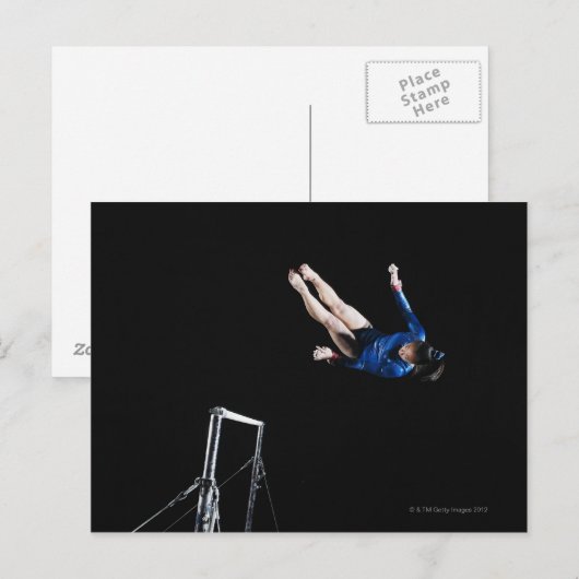 Gymnast (16-17) die ongelijke staven demonteert briefkaart (Voorkant / Achterkant)