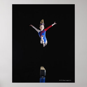Gymnast (9-10) met balansstraal poster