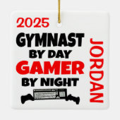 Gymnast speelt graag videogames keramisch ornament (Achterkant)