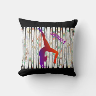 Gymnastiek gooit kussen met gymnast.