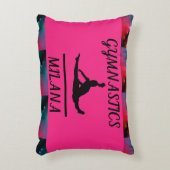 Gymnastiek gooit kussen met gymnast op ongelijke b (Voorkant(Verticaal))